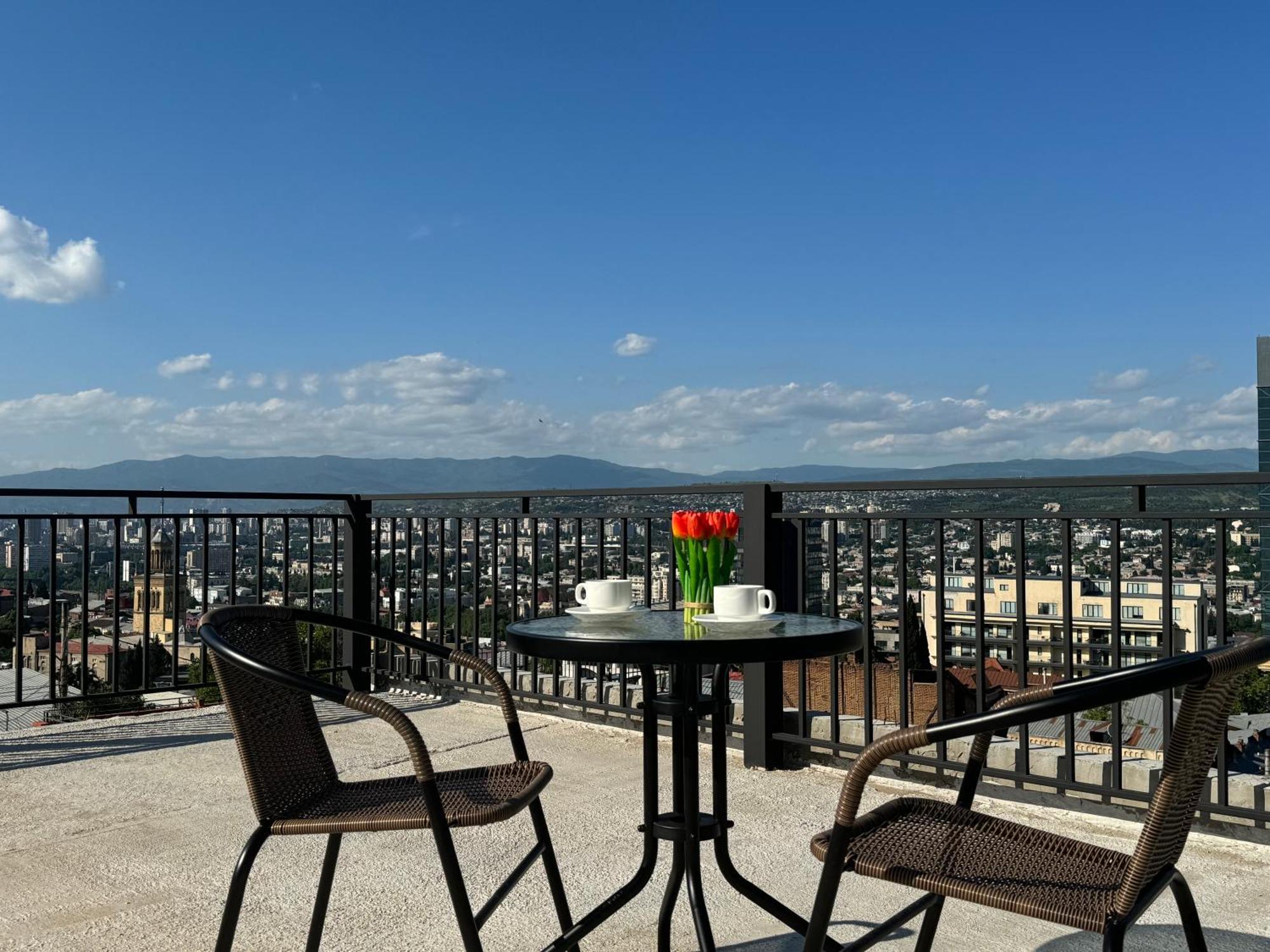 Brothers Apartments With Terrace In Old Tbiliszi Kültér fotó